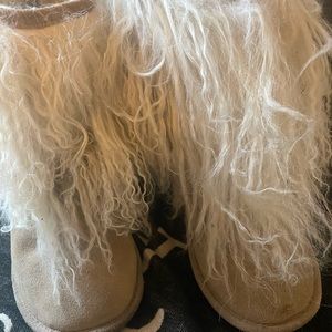 Furry boot size 6
